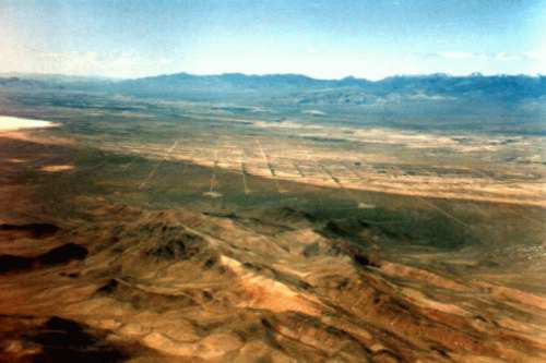 Picture of a street pattern in the middle of the desert - interesting !